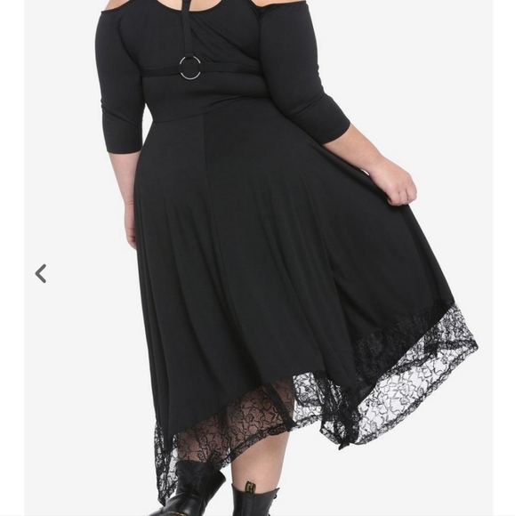 Hot Topic Dresses & Skirts - Hot topic black cold shoulder dress